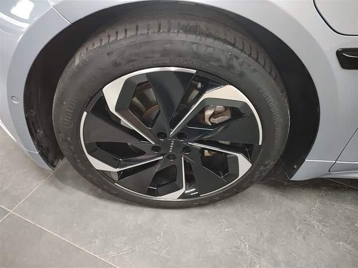 Фото 5 - Zeekr 001