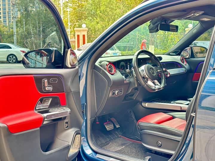 Фото 7 - Mercedes-Benz GLB-Class AMG