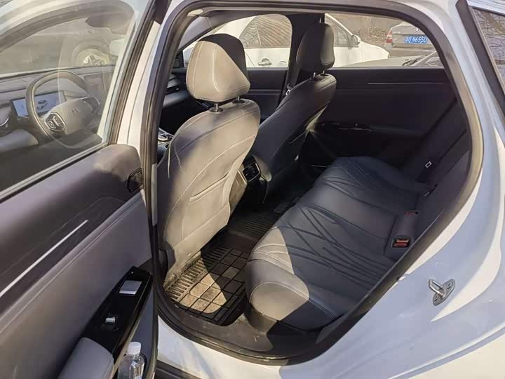 Фото 7 - Geely Galaxy L6