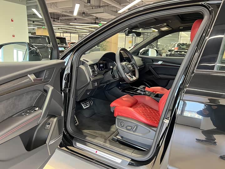 Фото 8 - Audi SQ5 Sportback