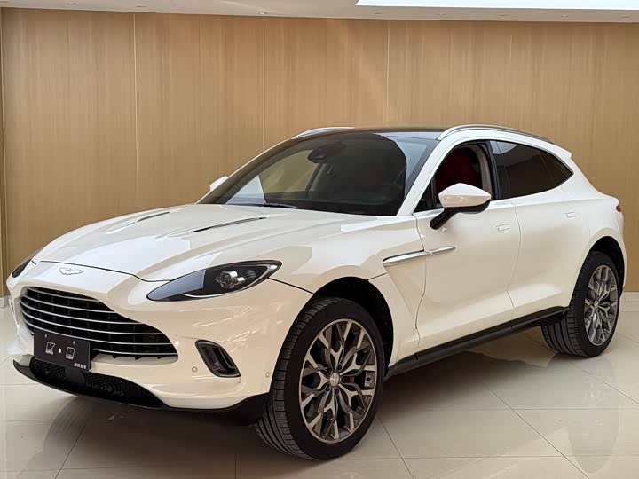 Фото 2 - Aston Martin DBX