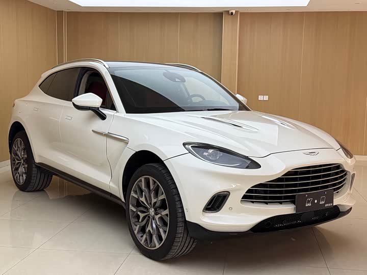 Фото 3 - Aston Martin DBX