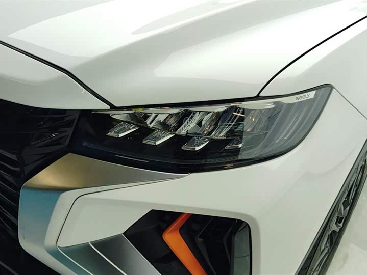 Фото 5 - Geely Atlas