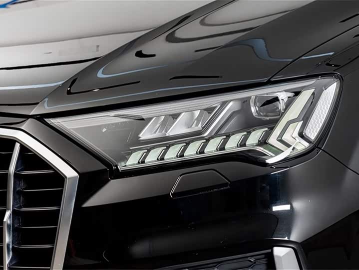 Фото 4 - Audi Q7