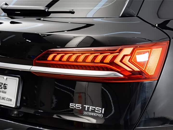 Фото 9 - Audi Q7