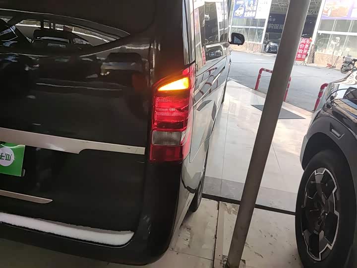 Фото 8 - Mercedes-Benz Vito