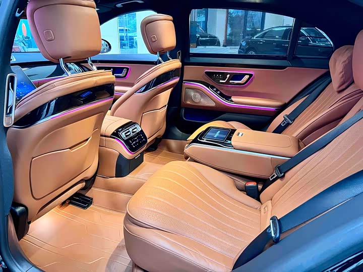 Фото 9 - Mercedes-Benz S-Class