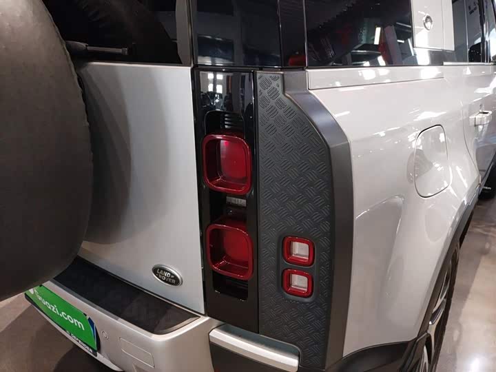 Фото 8 - Land Rover Defender