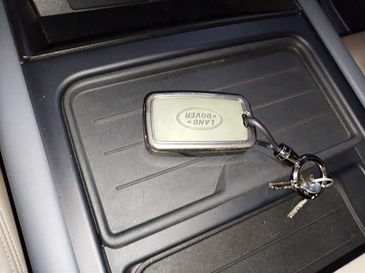 Фото 9 - Land Rover Defender