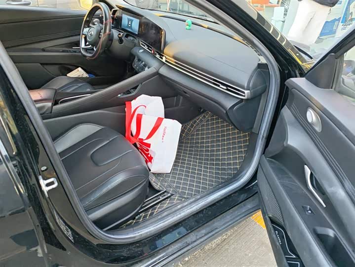 Фото 8 - Hyundai Elantra N line