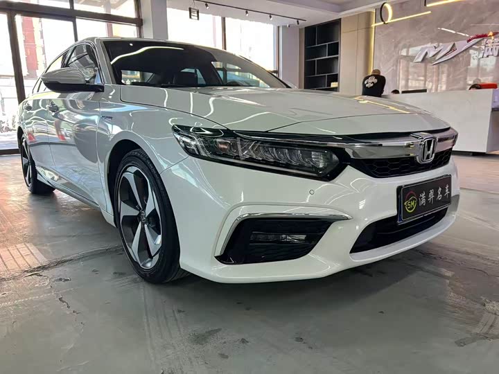 Фото 3 - Honda Inspire