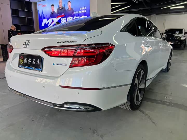 Фото 6 - Honda Inspire