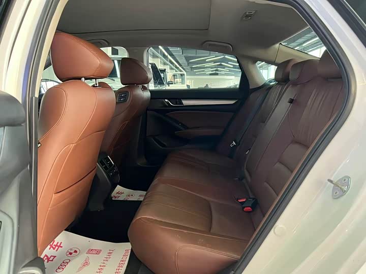 Фото 9 - Honda Inspire