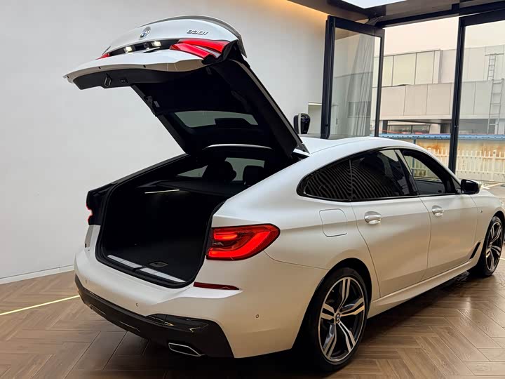 Фото 3 - BMW 6 Series GT