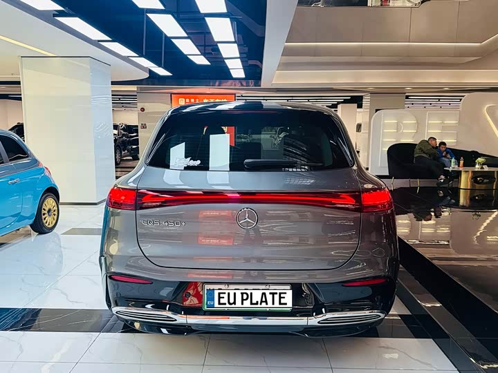 Фото 4 - Mercedes-Benz EQS SUV