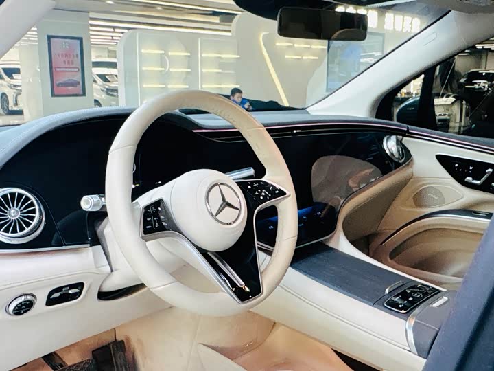 Фото 6 - Mercedes-Benz EQS SUV