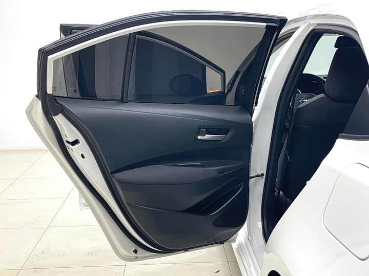 Фото 5 - Toyota Corolla