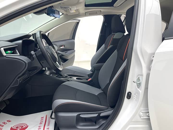 Фото 9 - Toyota Corolla