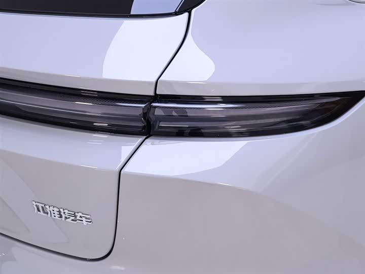 Фото 9 - Nio ET5T