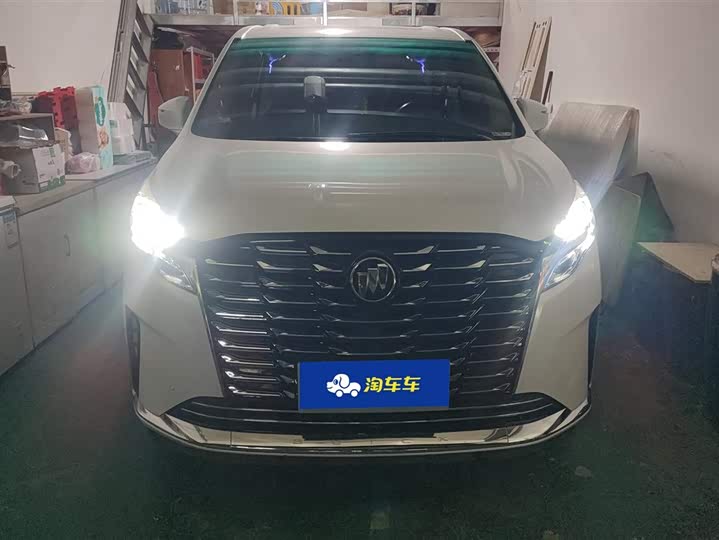 Фото 2 - Buick GL8 ES