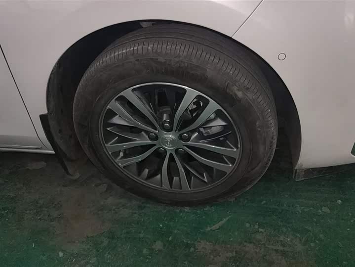 Фото 6 - Buick GL8 ES