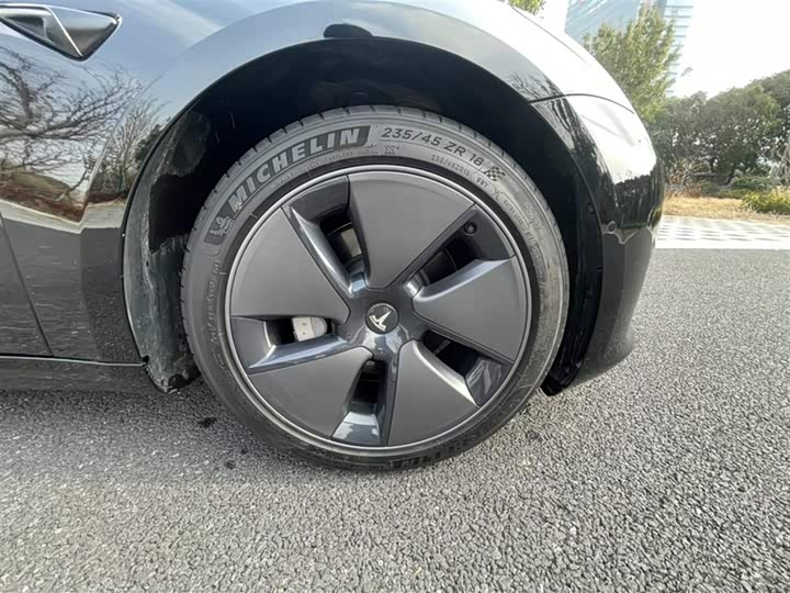 Фото 7 - Tesla Model 3