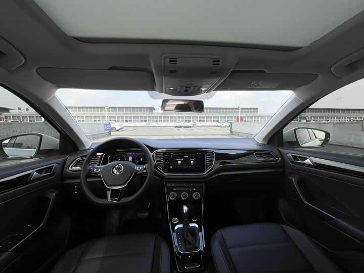 Фото 7 - Volkswagen T-Roc