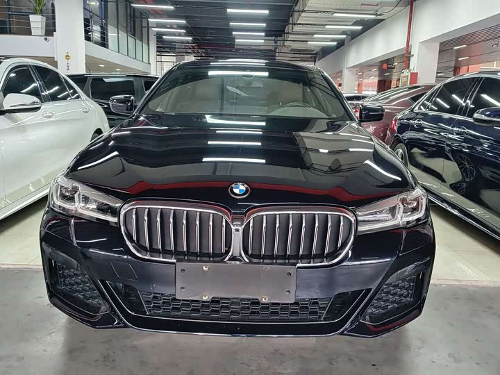 Фото 2 - BMW 5 Series