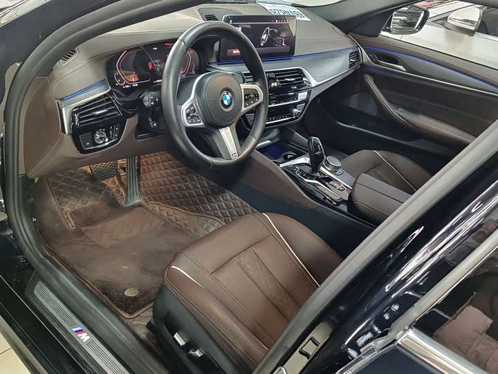 Фото 9 - BMW 5 Series