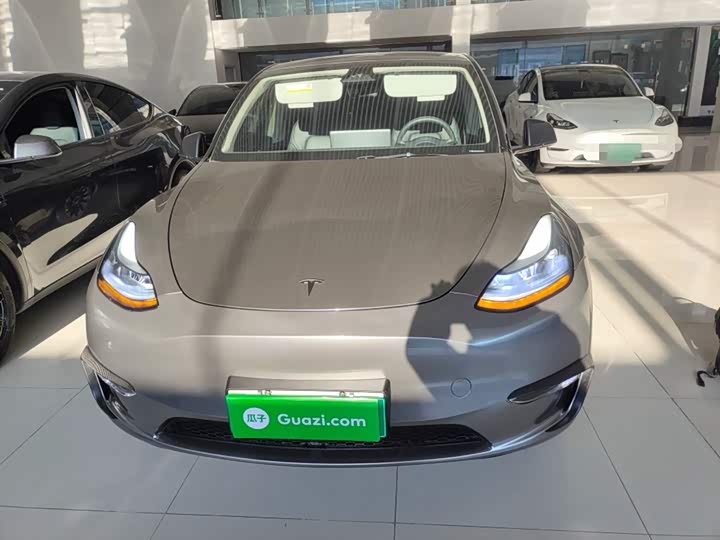 Фото 3 - Tesla Model Y