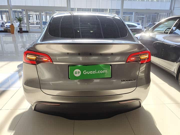 Фото 6 - Tesla Model Y