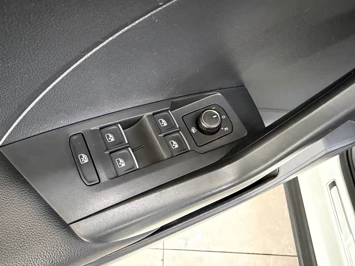 Фото 7 - Volkswagen Tacqua