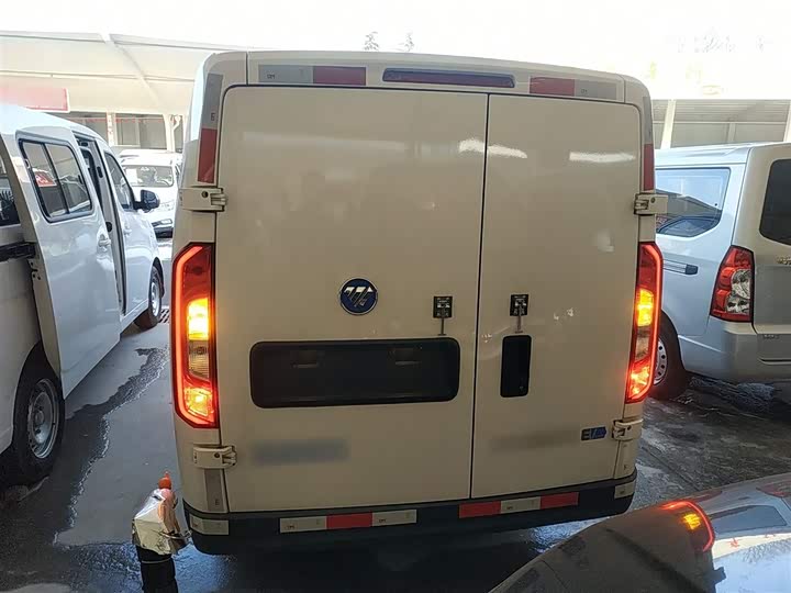 Фото 6 - Foton Smart Smurf E7