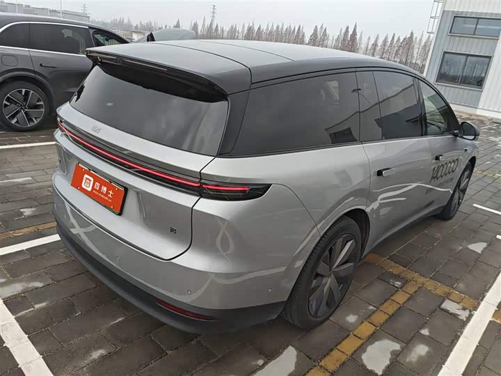 Фото 4 - LiXiang i8