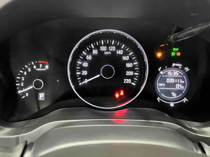 Фото 7 - Honda Vezel