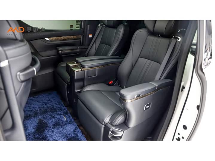 Фото 7 - Toyota Vellfire