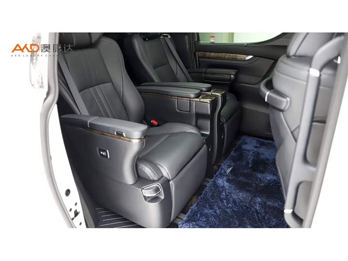 Фото 8 - Toyota Vellfire