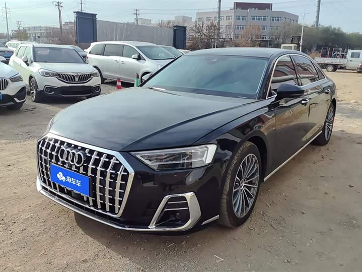 Фото 1 - Audi A8