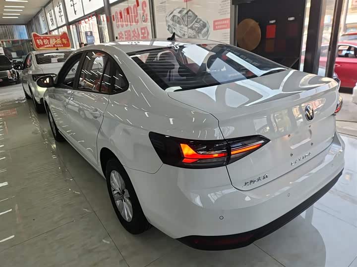 Фото 5 - Volkswagen Lavida