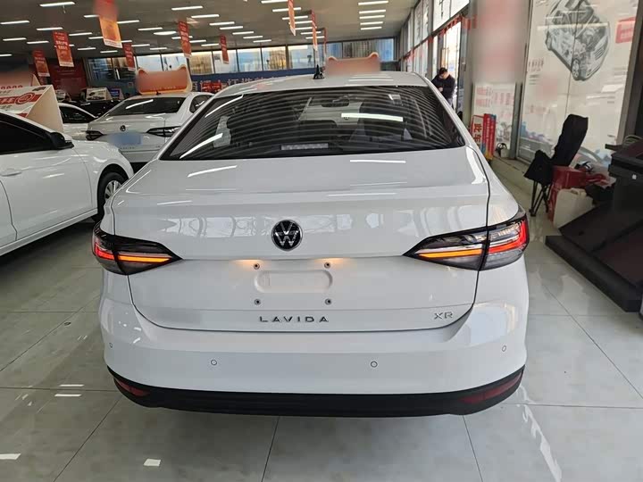 Фото 6 - Volkswagen Lavida