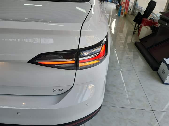 Фото 8 - Volkswagen Lavida