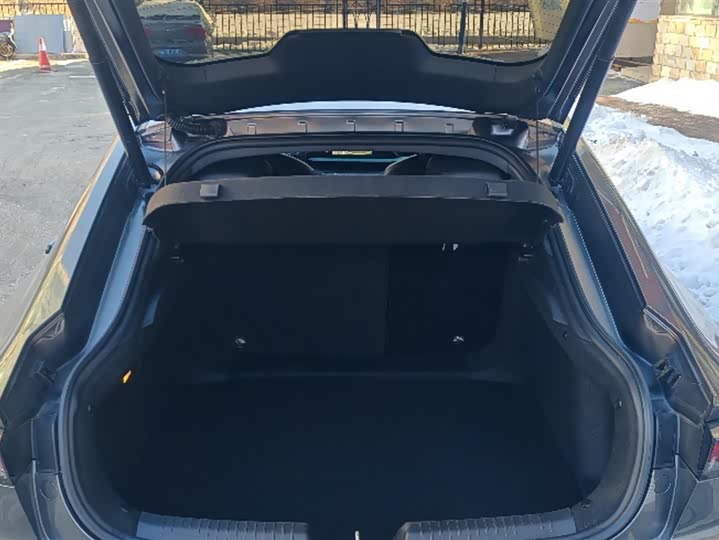 Фото 4 - Changan UNI-V Hybrid