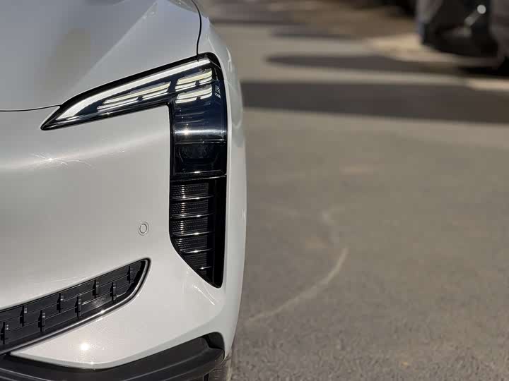 Фото 3 - Hongqi EH7