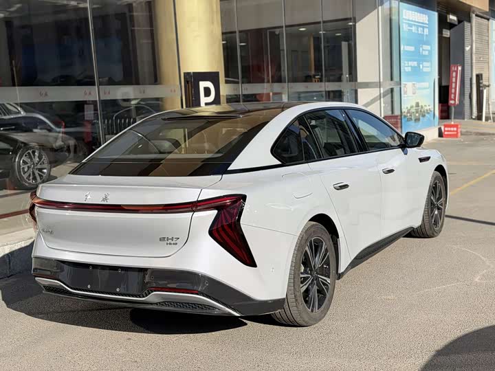 Фото 8 - Hongqi EH7