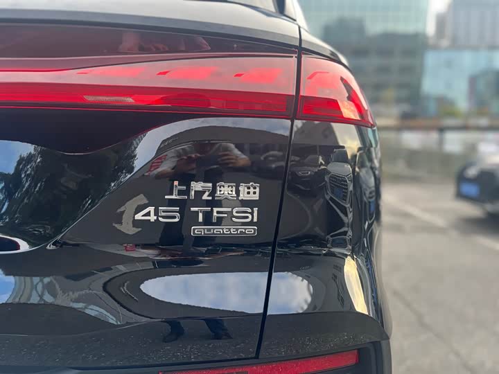Фото 9 - Audi Q6