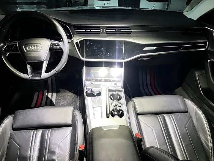 Фото 7 - Audi A7