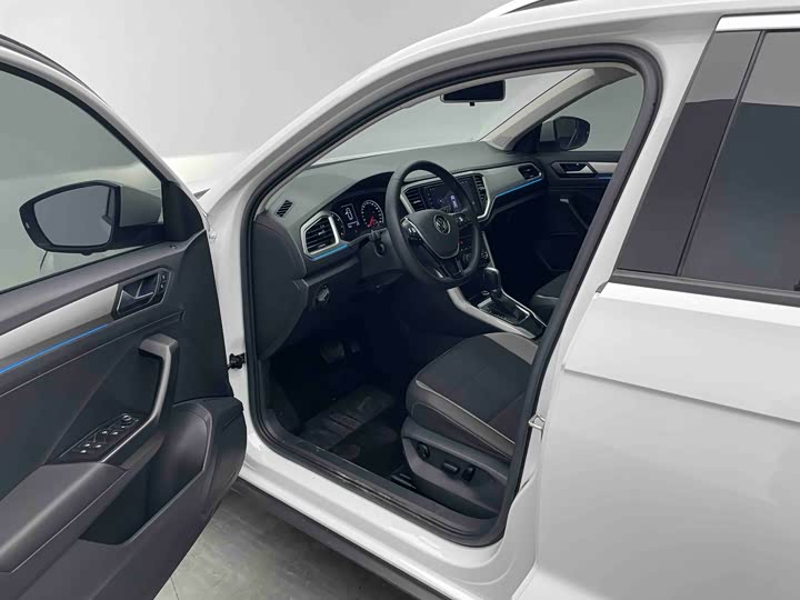 Фото 9 - Volkswagen T-Roc