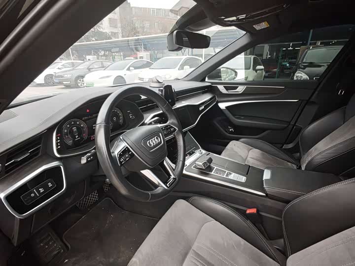 Фото 7 - Audi A6L