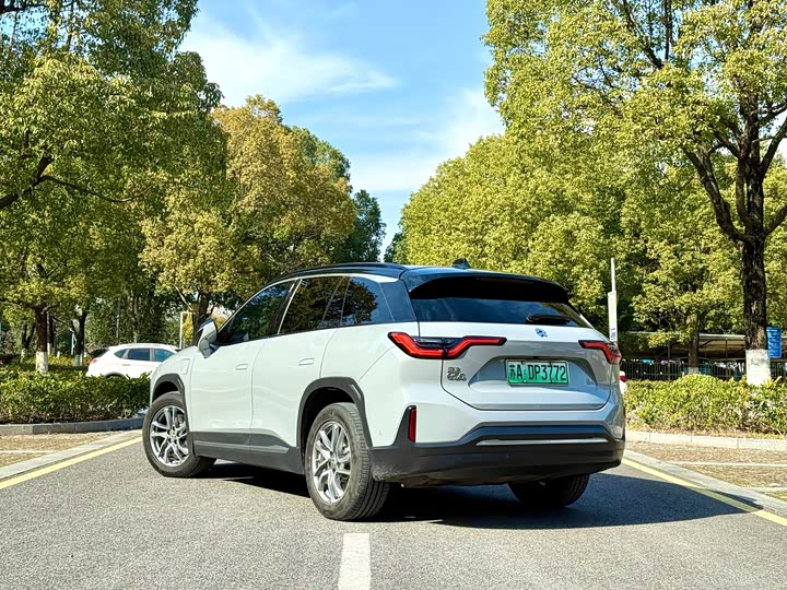 Фото 6 - Nio ES6