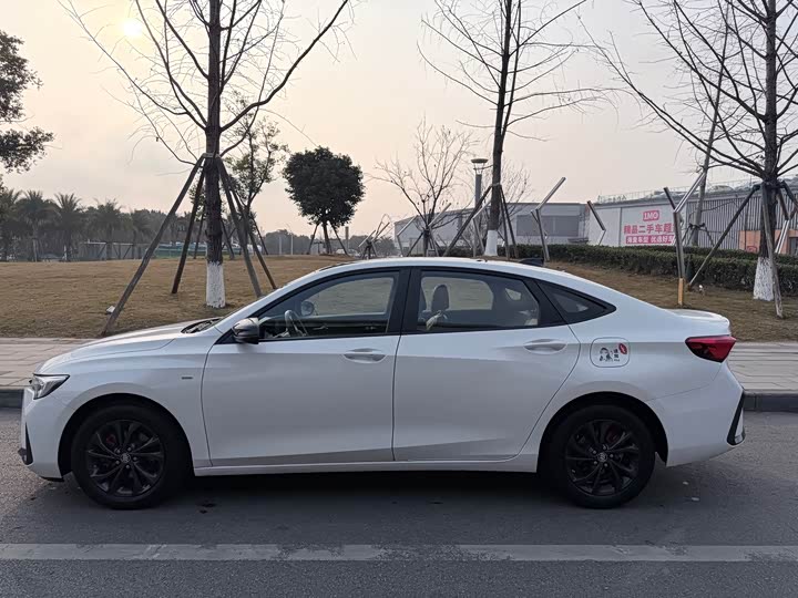 Фото 8 - Buick Verano